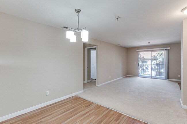 Building Photo - UPSTAIRS 2 BEDROOM CONDO! GATED COMMUNITY!...