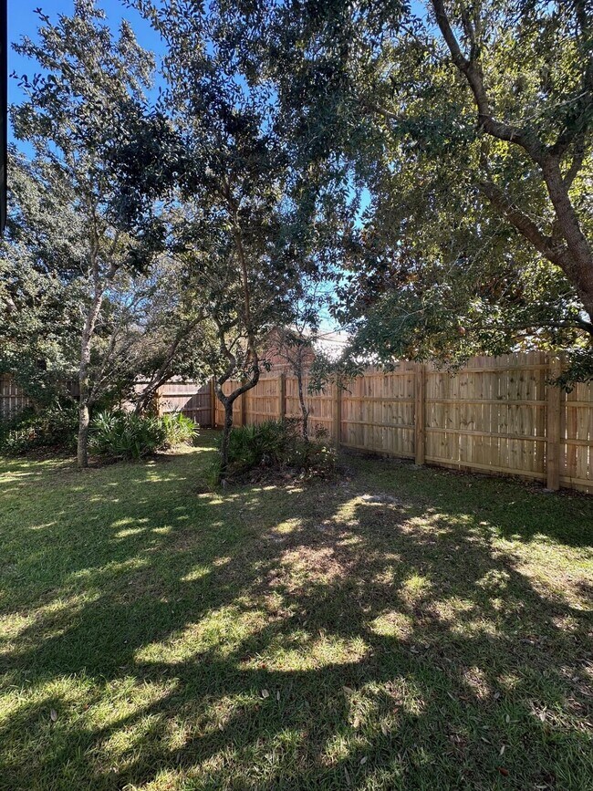 Building Photo - 4819 Whitewood Rd