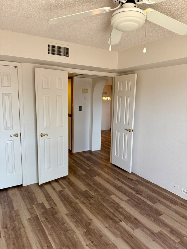 Building Photo - 10410 N Cave Creek Rd
