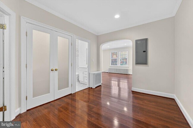 Building Photo - 1618 18th St SE