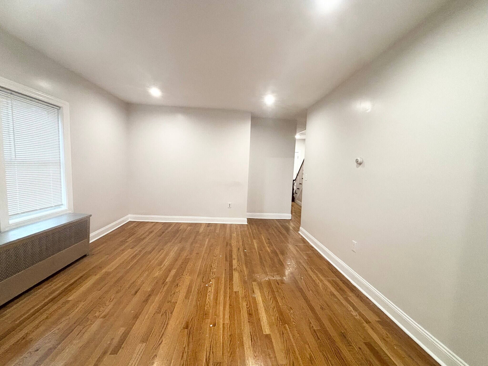 Building Photo - 35 Madison St