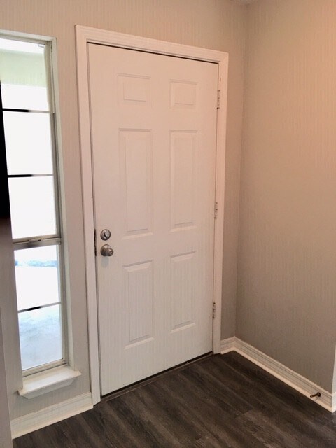 Building Photo - Nice 3 Bedroom Home For Rent!