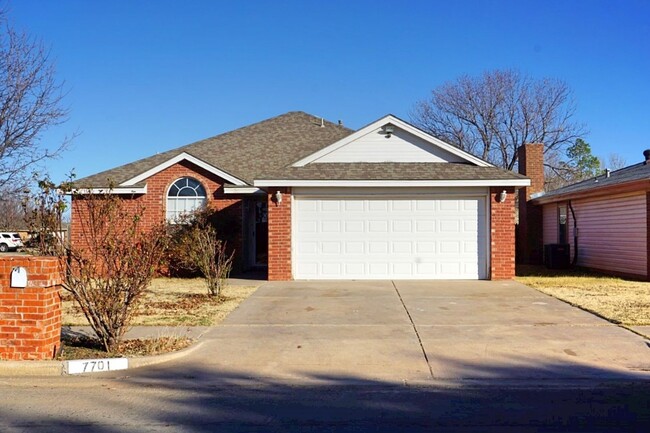 Primary Photo - House Located On Corner Located Near Movie...