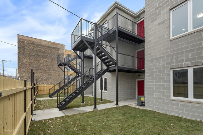 Building Photo - 1239 S Fairfield Ave