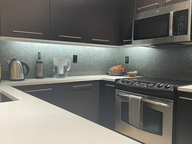 Building Photo - 1-bed, 1-bath, Modern Condo in Capitol Hill!