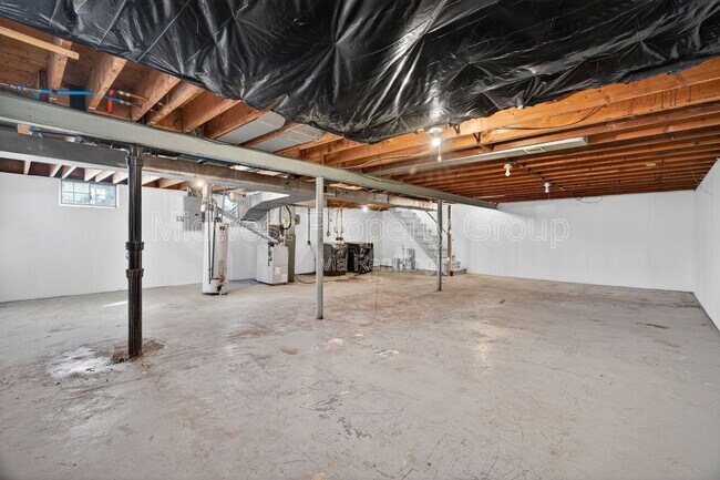 Building Photo - 2228 Duchess Dr