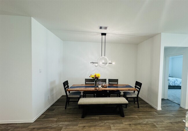 Building Photo - 31726 Sutton Mdws Ln