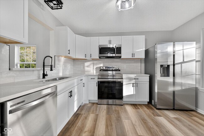 Building Photo - 12126 Blue Springs Ln