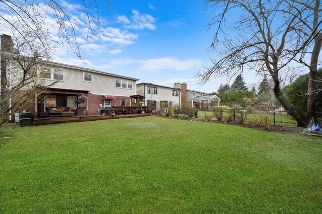 Building Photo - 5238 Pratt Ave