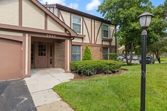 Building Photo - 2930 Northampton Dr
