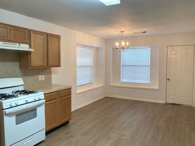 Building Photo - 1515 Thornhollow Dr