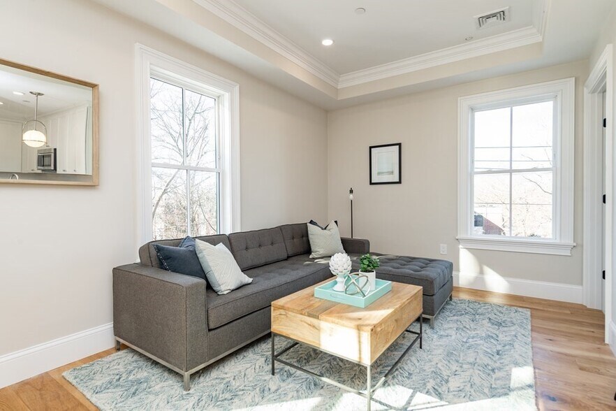 Building Photo - 106 Forest Hills St