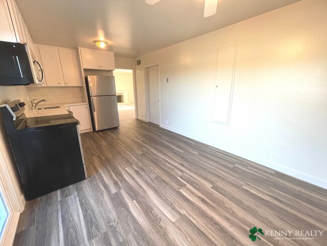 Building Photo - Remodeled 3 Bedroom, 2 Bath in South San Francisco off of Hillside