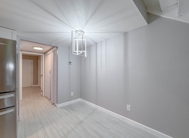 Building Photo - 2465 Talco Hills Dr