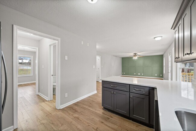 Building Photo - Spacious 3 bedroom 2 1/2 bath home for rent!