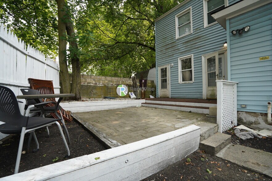 Building Photo - 3 Boline Pl