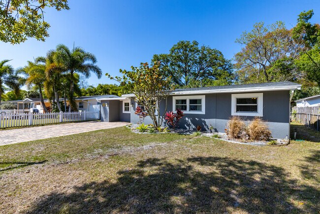 Building Photo - 4717 W Leila Ave