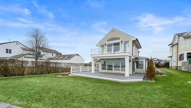 Building Photo - 9 Pocano Ave