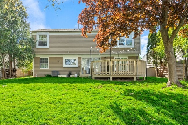 Building Photo - 1305 S Paddock Dr