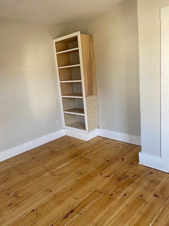 Building Photo - 96 Midland St