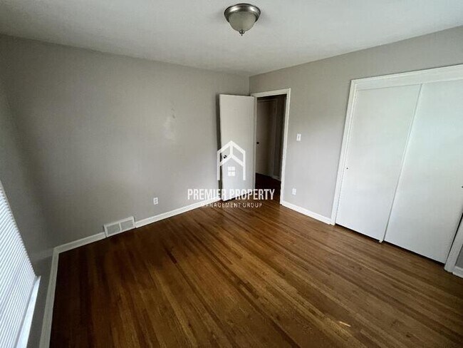 Building Photo - 2065 St James Dr