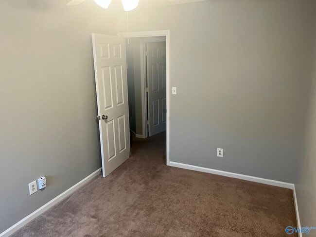 Building Photo - 2524 Autumn Ridge Dr SW