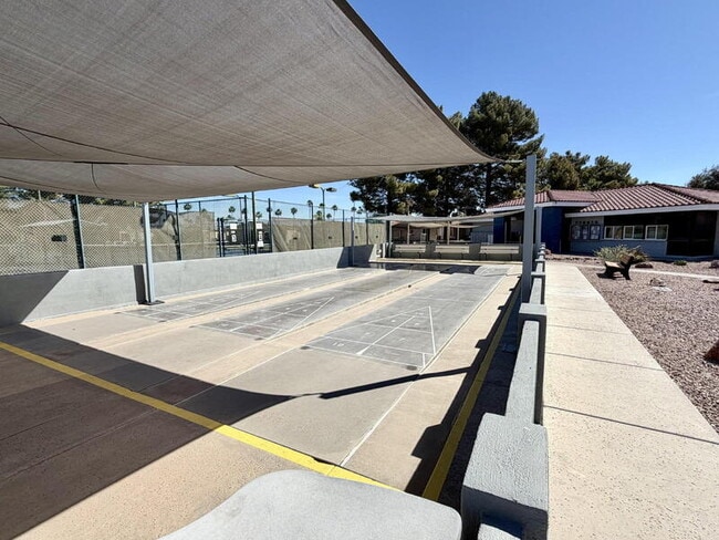 Building Photo - 6761 S Oakmont Dr