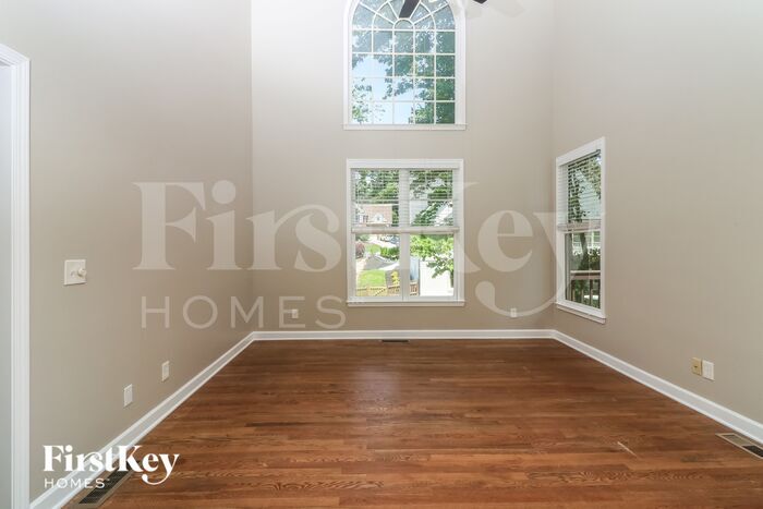 Building Photo - 3320 Fairway Bend Dr