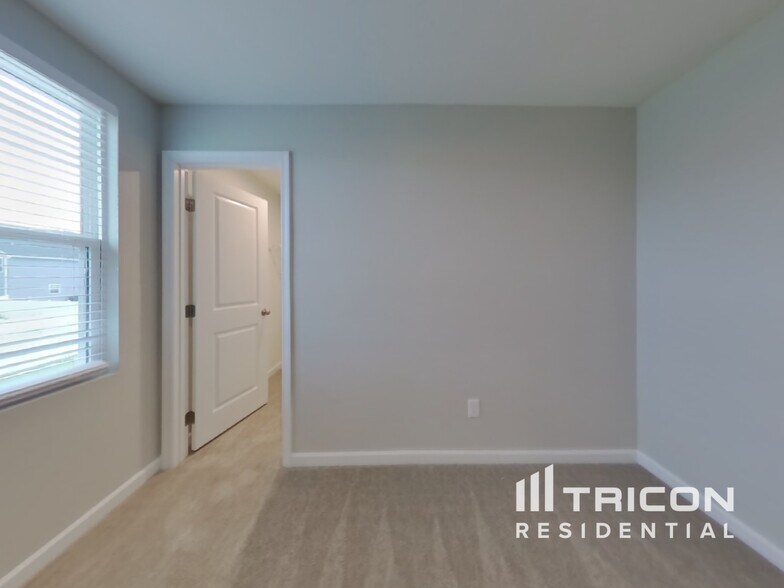 Building Photo - 1804 Quail Run Wy