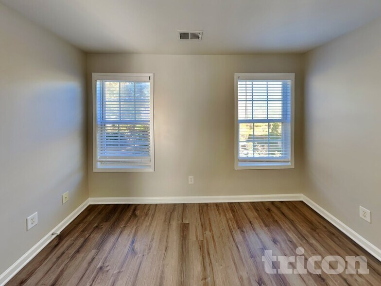 Building Photo - 1031 Buckhorn Blvd