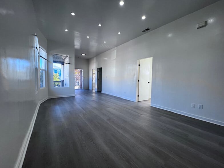 Building Photo - 1039 Peralta St