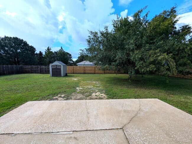 Building Photo - 8601 Laredo St