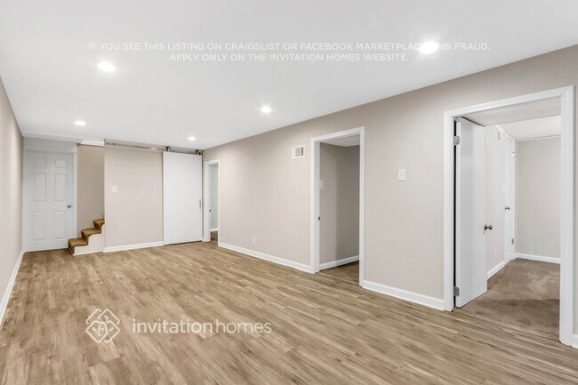 Building Photo - 3782 Lake Dr SE