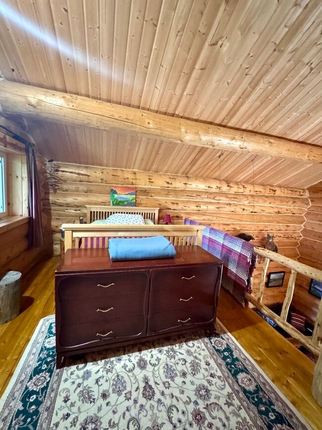 Building Photo - ALASKAN CABIN IN THE WOODS!
