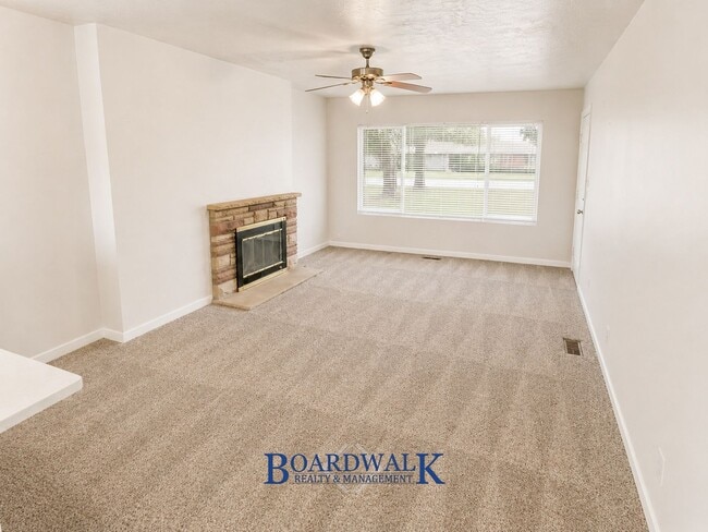 Building Photo - 325 Baird Cir
