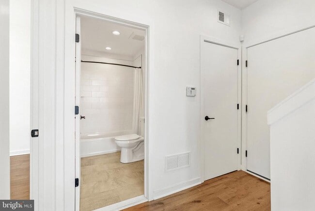 Building Photo - 3213 Birchview Walk