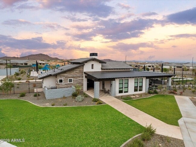 Building Photo - 15875 W Cottontail Ln