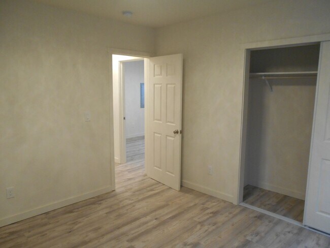 Building Photo - Completely Remodeled Home in Vibrant Sellw...
