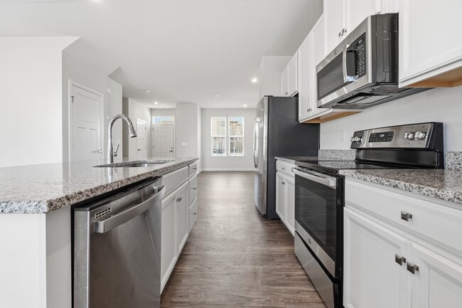 Building Photo - 266 Foxglove Dr