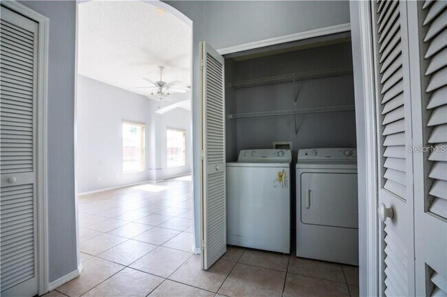 Building Photo - 13246 Summerton Dr
