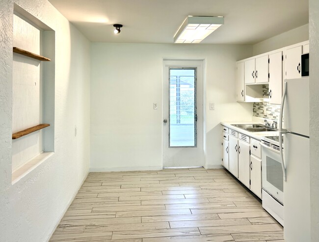Kitchen area - 52 River Shore Dr
