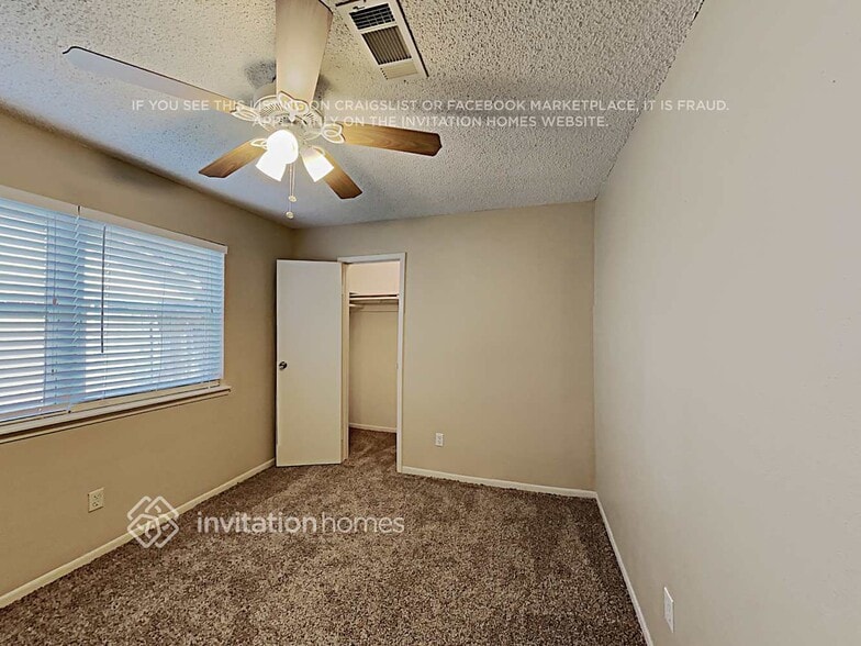 Building Photo - 2606 Elm Hollow St