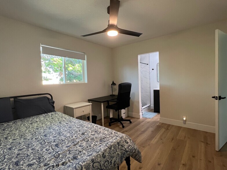 Master Bedroom - 1368 W 14th St