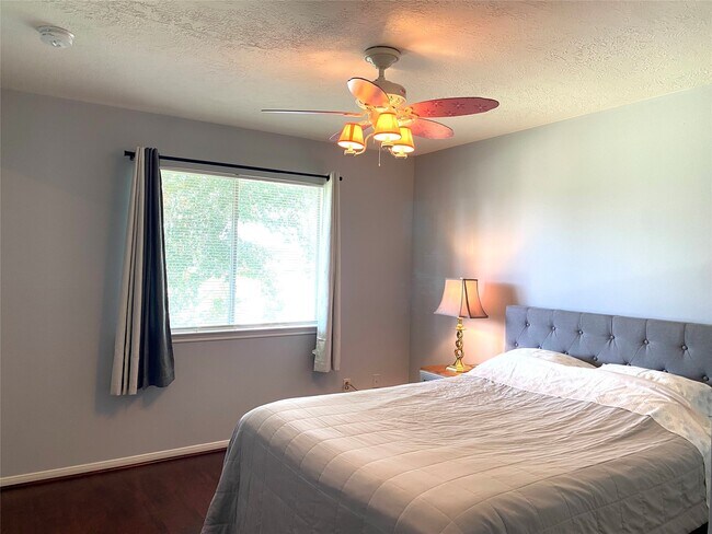 Building Photo - 23126 S Waterlake