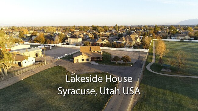 Building Photo - 1870 W 2700 S