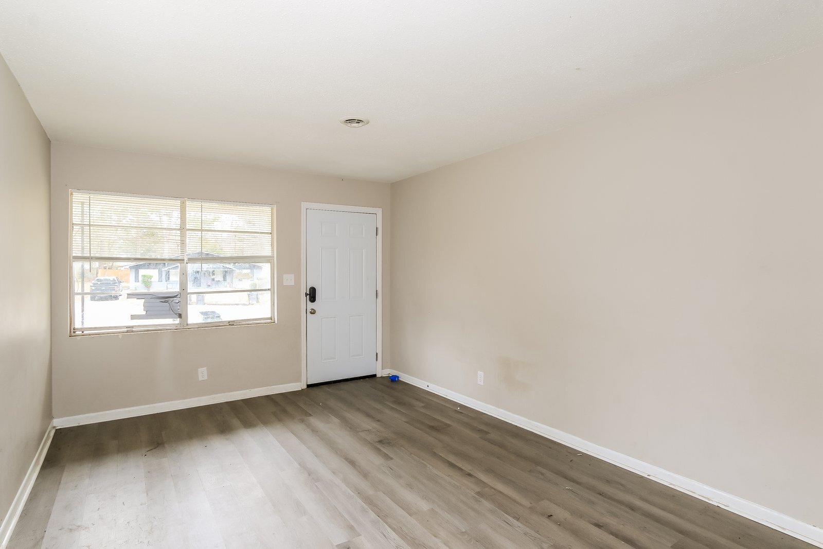 Building Photo - 2965 Celeste Dr