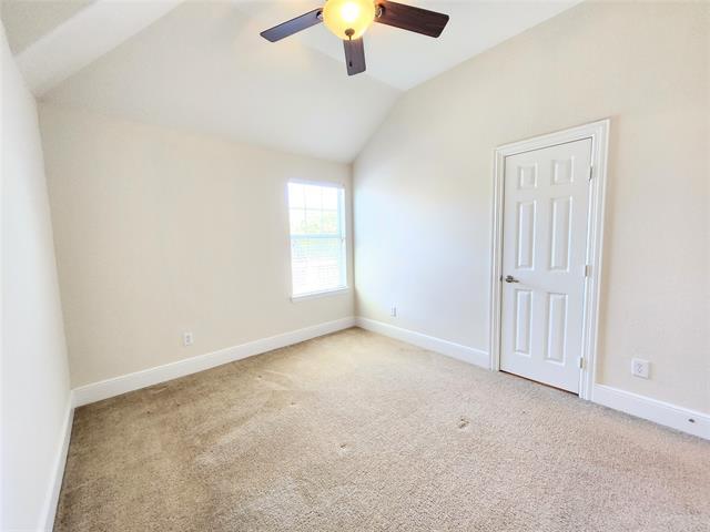 Building Photo - 1014 Sparrow Dr