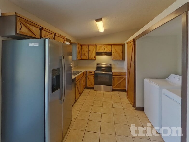 Building Photo - 7325 Woodstock St