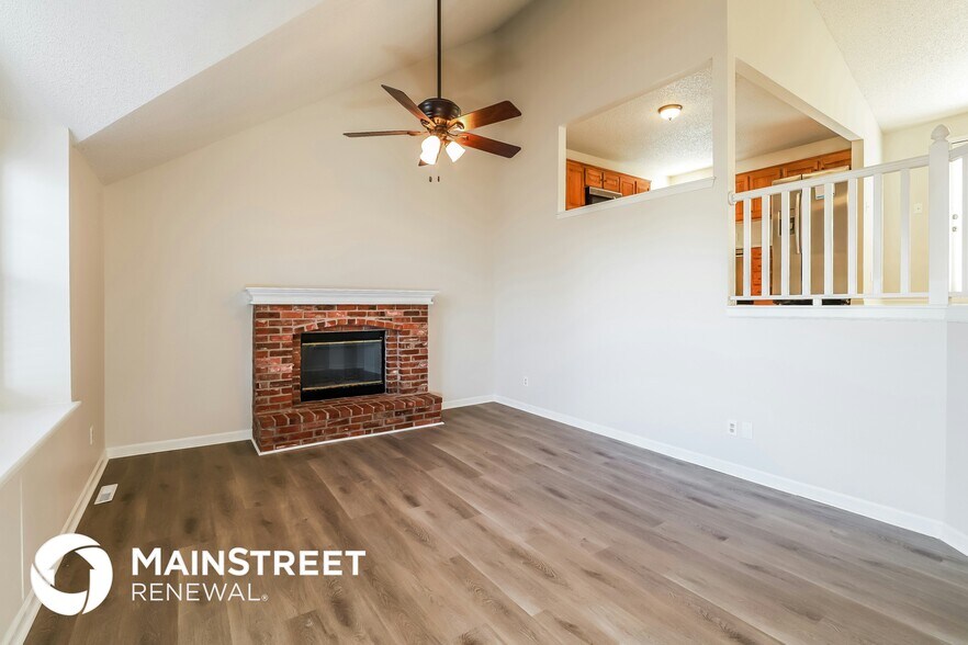 Building Photo - 820 NW Rosaceae Dr