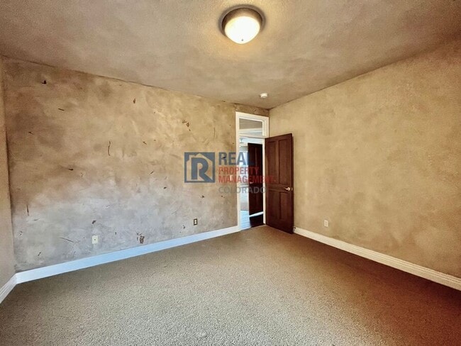 Building Photo - 5638 Red Fern Ct